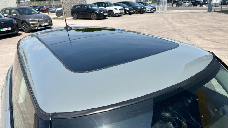 MINI Hatchback 2.0 Cooper S Classic 3dr Petrol Hatchback